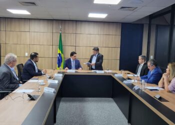 Deputada Mayra Dias presta contas e apresenta ações para Nova Olinda do Norte no aniversário de 68 anos do município