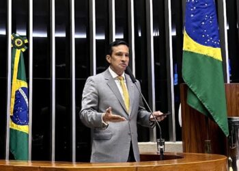Sidney Leite defende projeto que garante prorrogação legislativa da ZFM