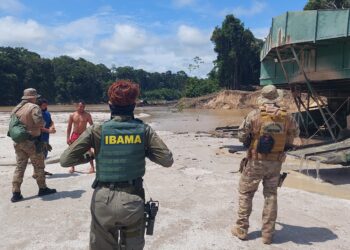 Em parceria com a Polícia Federal, Ibama deflagra operação de combate ao garimpo na fronteira entre Brasil e Colômbia