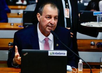 Senador Omar defende formação de mais profissionais de praticagem para baratear custo do serviço