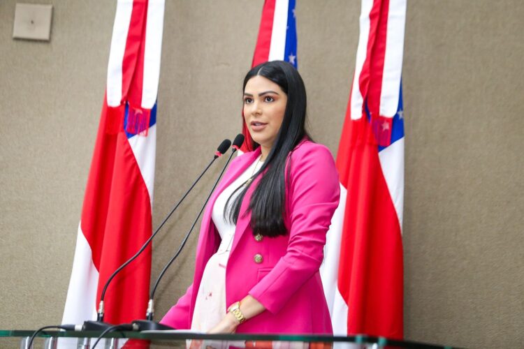 Deputada Mayra Dias exige medidas imediatas para regularização dos atendimentos dos médicos nos hospitais