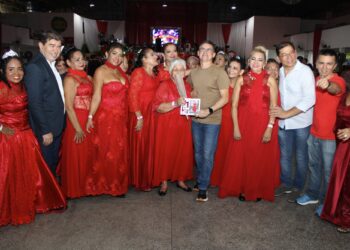 Prefeitura de Manaus promove baile de debutantes para idosas