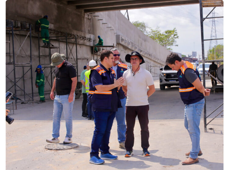 Prefeito vistoria obras em fase final de complexo viário e creche municipal