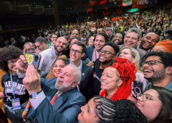 Campanha de fim de ano entra em nova fase com pegada jovem e balanço de ações