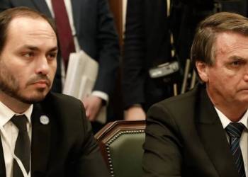 Computador da Abin é apreendido pela PF nos pertences de Carlos Bolsonaro