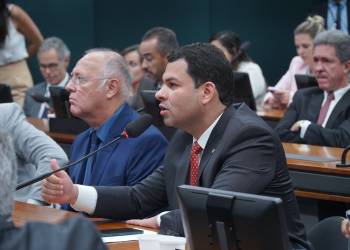 Saullo Vianna defende aprovação de projeto de sua autoria que prevê inclusão de medidas pedagógicas contra o bullying e cyberbullying nas escolas