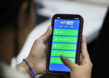 Governo do Amazonas inicia inscrições para mil bolsas do projeto Jovem Bilíngue