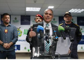 Secretário de Segurança diz que deputado praticou abuso de autoridade e humilhou policiais ao ser abordado em operação