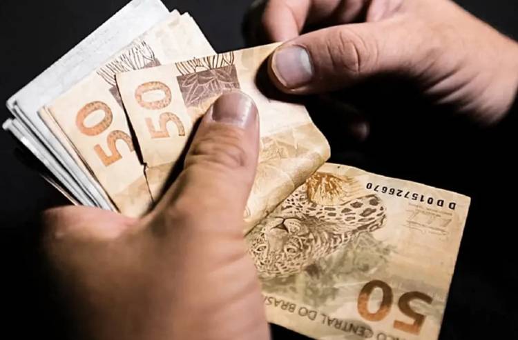 Brasileiros ainda não sacaram R$ 7,51 bilhões de valores a receber