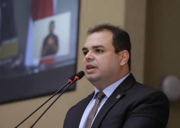 PL de Roberto Cidade propõe protocolo de combate à discriminação racial nas unidades de ensino do Estado