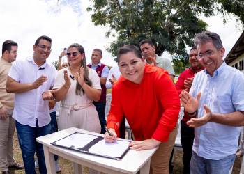 Patrícia Lopes assina ordem de serviço para reforma e ampliação da UBS da Vila de Balbina