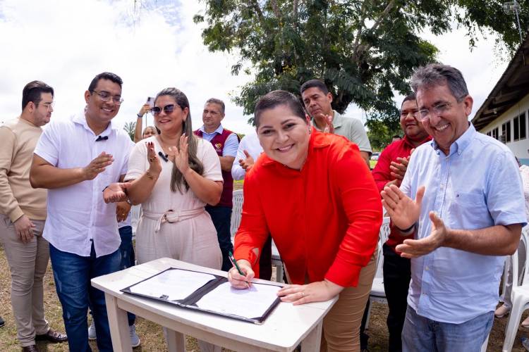 Patrícia Lopes assina ordem de serviço para reforma e ampliação da UBS da Vila de Balbina