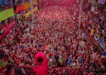 De Parintins para o Brasil ver: prefeito Bi Garcia celebra sucesso do Carnailha e Carnaboi em rede nacional