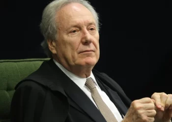 “A PF não persegue ninguém”, diz Lula em posse de Lewandowski