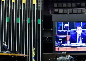 Congresso retoma atividades com projetos que interferem no STF