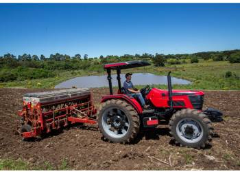 Maior fabricante de tratores do mundo vai instalar fábrica no Brasil