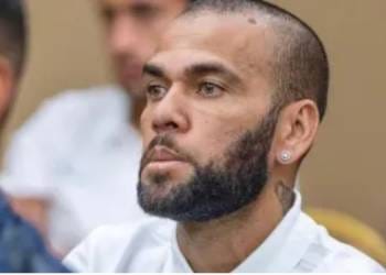 Daniel Alves é condenado a 4 anos e seis meses por agressão sexual