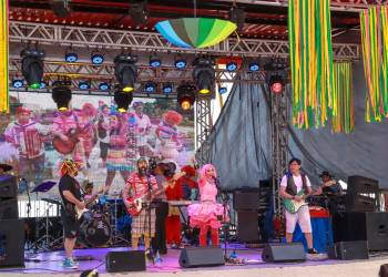 Prefeitura de Manaus promove Carnaval Kids na feira de artesanato da Ponta Negra