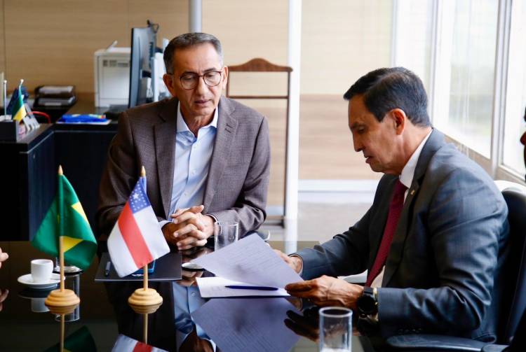 Deputado Sidney Leite busca novas ferramentas para enfrentar desastres naturais no Amazonas junto ao Governo Federal