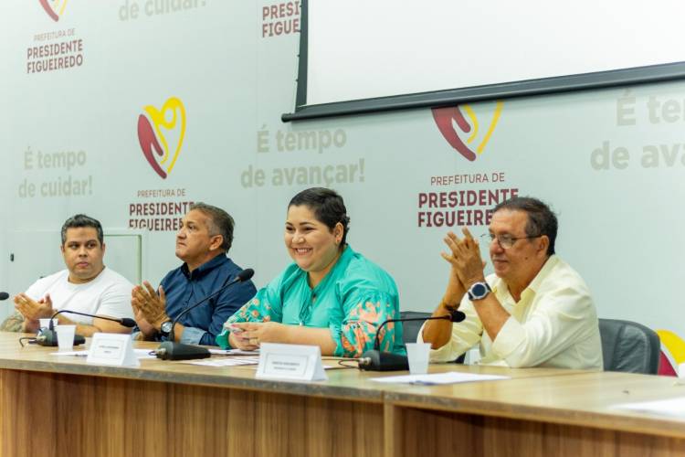 Depois de esperar por mais de 40 anos, moradores do Tancredo Neves recebem o título definitivo de suas terras em Presidente Figueiredo