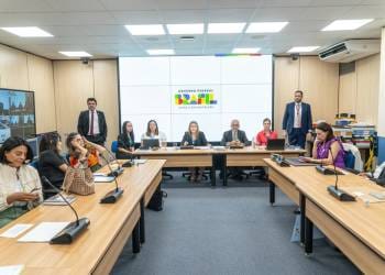 Secom promove 1ª sessão pública de concorrência para licitação de comunicação digital