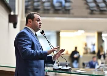 Presidente da Aleam, Roberto Cidade cobra protocolo de ações preventivas para evitar grandes erosões na cidade de Manaus