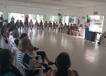 Mulheres encontram na espiritualidade um refúgio para o equilíbrio emocional, diz especialista