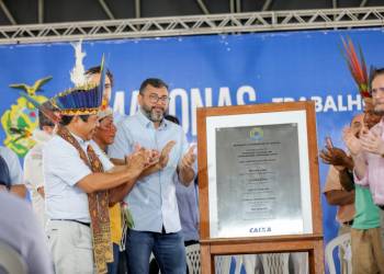 Wilson Lima entrega mais quatro terminais fluviais para atender comunidades indígenas que vivem do turismo