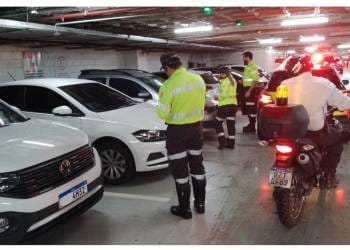 Prefeitura autua 74 motoristas utilizando vagas de estacionamento especial em shoppings centers da zona Centro-Sul