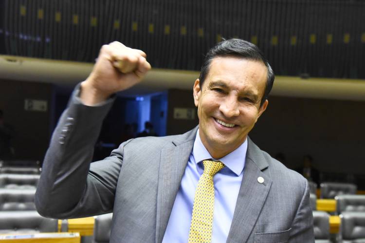 Câmara aprova PL que redefine o ensino médio