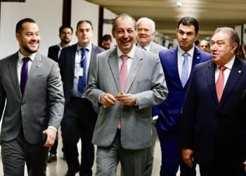 Bancada do Amazonas se antecipa e prepara defesa da Zona Franca no debate das leis complementares referentes a reforma tributária