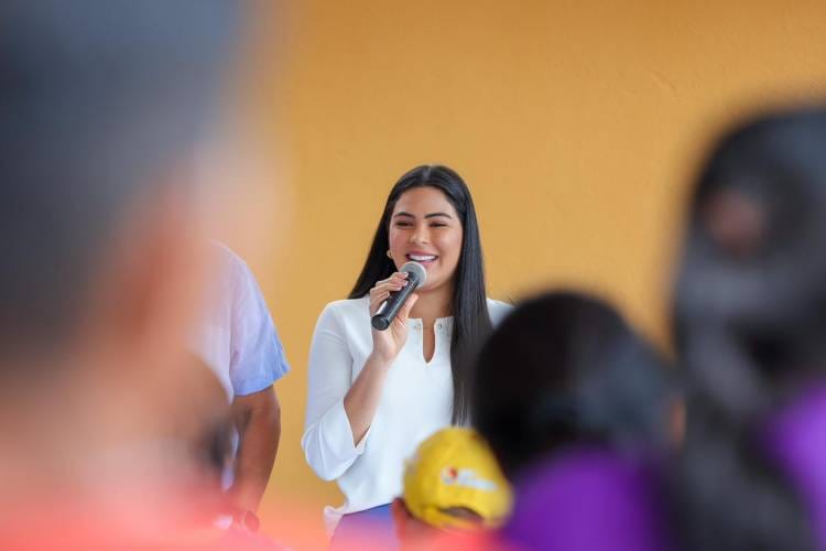 Lei da deputada Mayra Dias dá direito a pessoas com deficiência auditiva de realizar provas de concurso com intérprete de libras