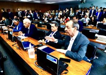 Senador Omar destaca importância dos auditores fiscais em proposta de emenda constitucional