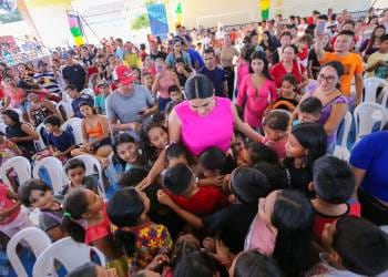 Deputada Mayra Dias distribui mais de 6 mil ovos de Páscoa para crianças da zona urbana e rural de Parintins