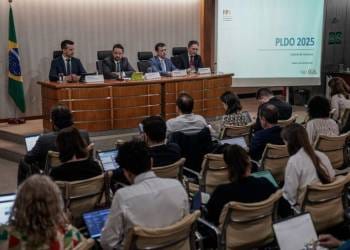 Governo Federal vai propor salário mínimo de R$ 1.502 e meta fiscal zero para 2025