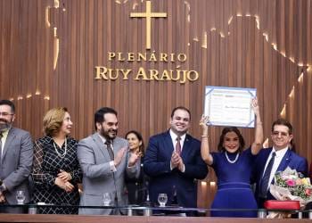 Presidente Roberto Cidade outorga ‘Título de Cidadã Amazonense’ à desembargadora Mirza Telma