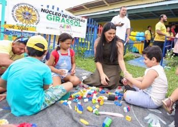 Mãe atípica destaca impacto positivo do núcleo Girassol e Lei de Mayra Dias em sua vida