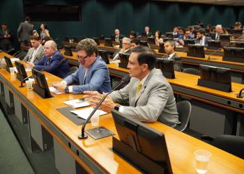 Sidney Leite participa de audiência sobre Reforma Tributária e questiona operacionalização de cashback e ultraprocessados