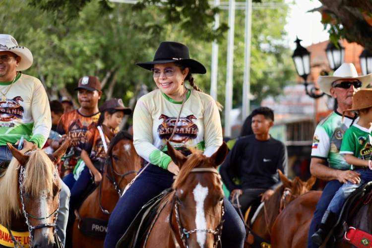 Cavalgada inicia programação da V Exposição Agropecuária de Nhamundá