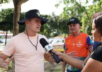 Prefeito fiscaliza operações de ecobarreira instalada no igarapé dos Franceses