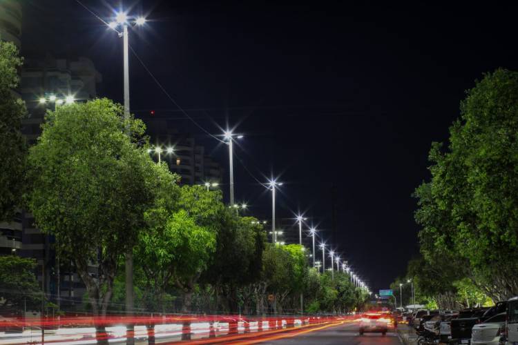Manaus alcança 100% de iluminação pública à LED na atual gestão municipal