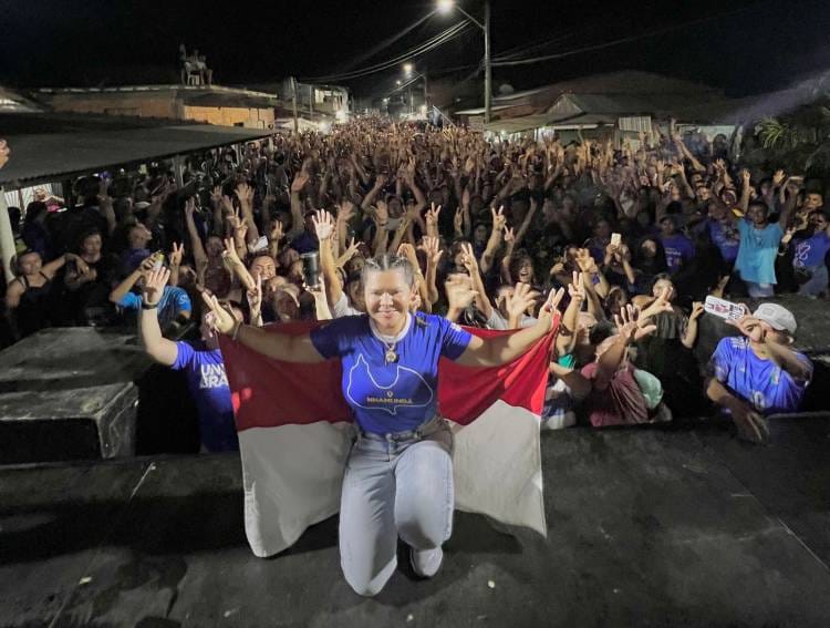 Nhamundaenses saem as ruas para manifestar apoio a pré-candidatura de Marina Pandolfo