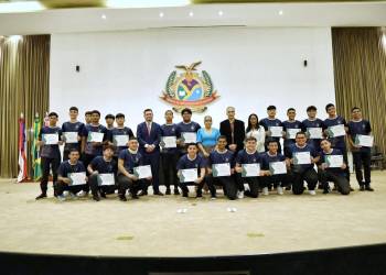 TCE-AM conclui formação de 22 alunos do programa Menor Aprendiz