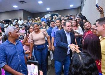 Roberto Cidade preside Sessão Especial alusiva ao Dia do Líder Comunitário e reúne mil representantes da classe