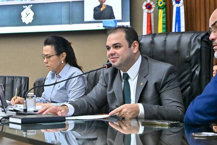 Já é lei a proposta de Roberto Cidade que prioriza o atendimento de doadores de sangue raro e fenotipado