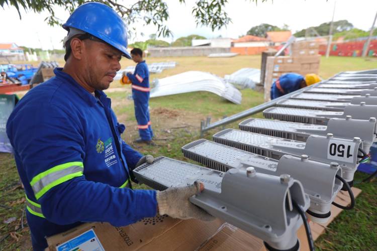 Governo do AM vai modernizar a iluminação pública em 81 comunidades de Parintins