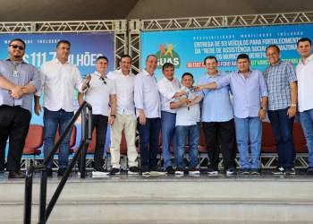 Senador Omar alerta ministro sobre seca no Amazonas e Bancada entrega lista de medidas necessárias