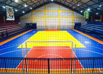Em Parintins, Ginásio Seo Jovem recebe piso modular indoor