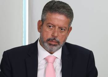 Lira desenterra PL que proíbe delação premiada e pede urgência para votação