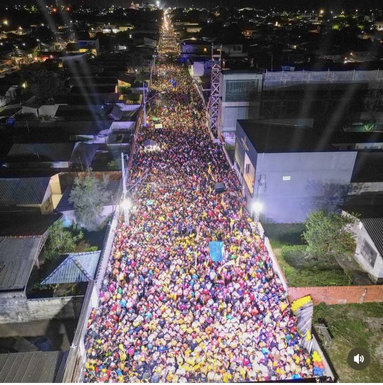 Mateus Assayag leva “mar de gente” em caminhada que anunciou sua pré candidatura a prefeito de Parintins